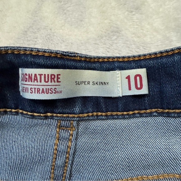 🍁 3/$15 Levi’s Kids Dark Blue Ripped Jeans - Picture 3 of 6